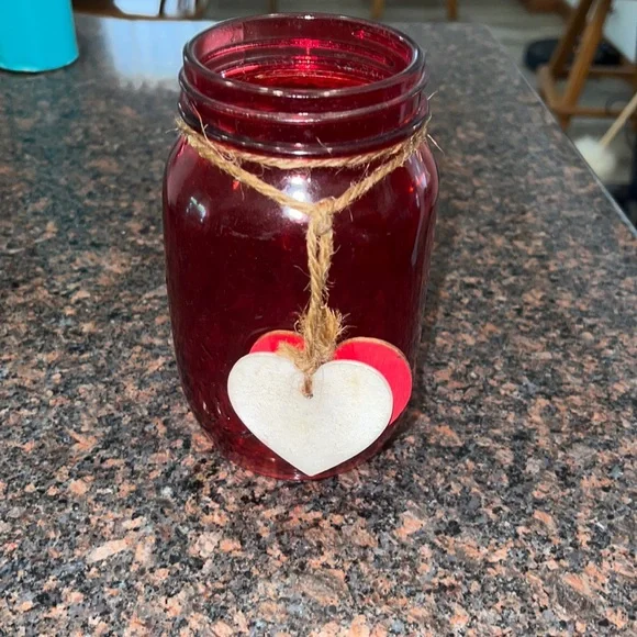 Red mason jar vase - Picture 1 of 3
